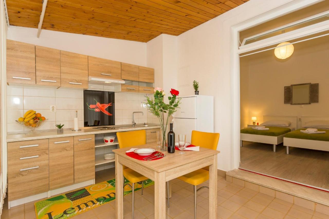 Comfortable Modern Studio With Shaded Patio Split Zewnętrze zdjęcie