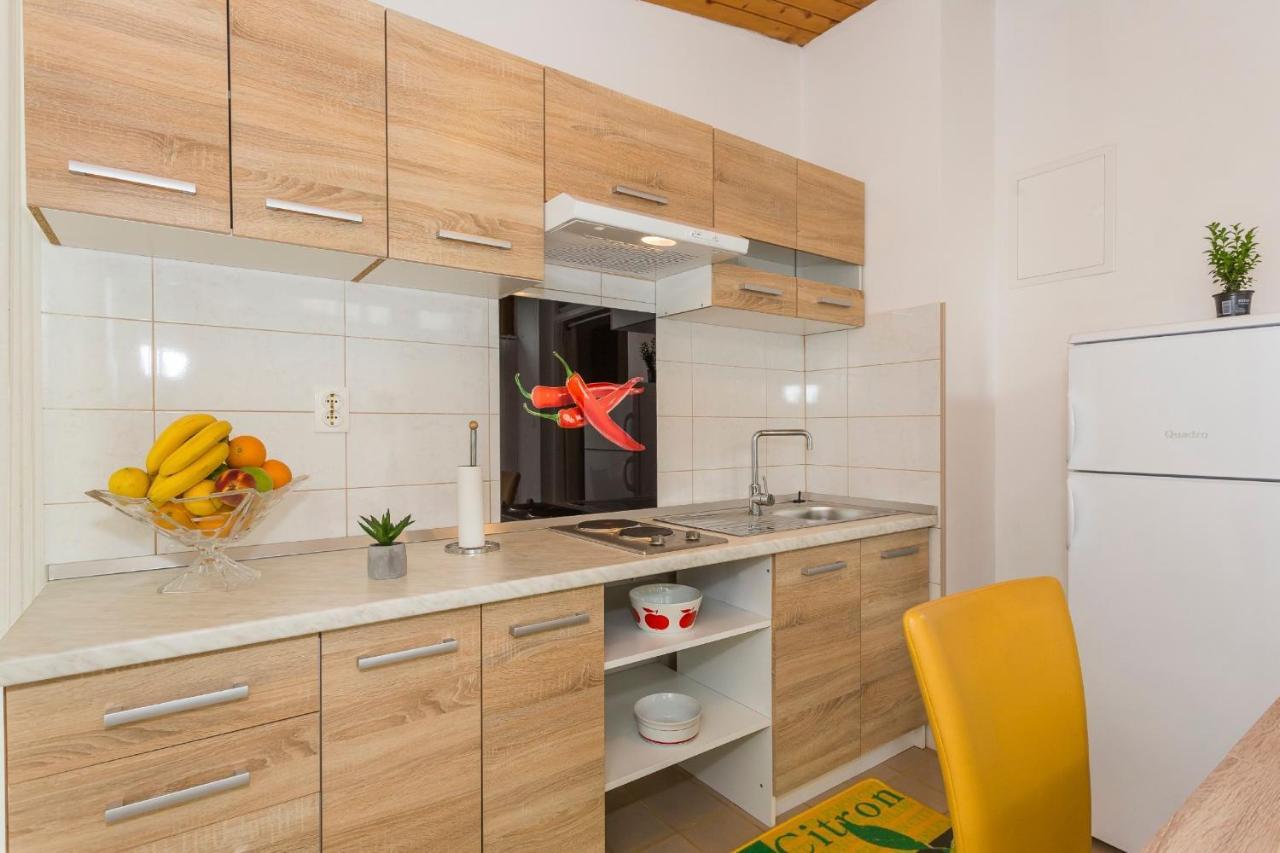 Comfortable Modern Studio With Shaded Patio Split Zewnętrze zdjęcie