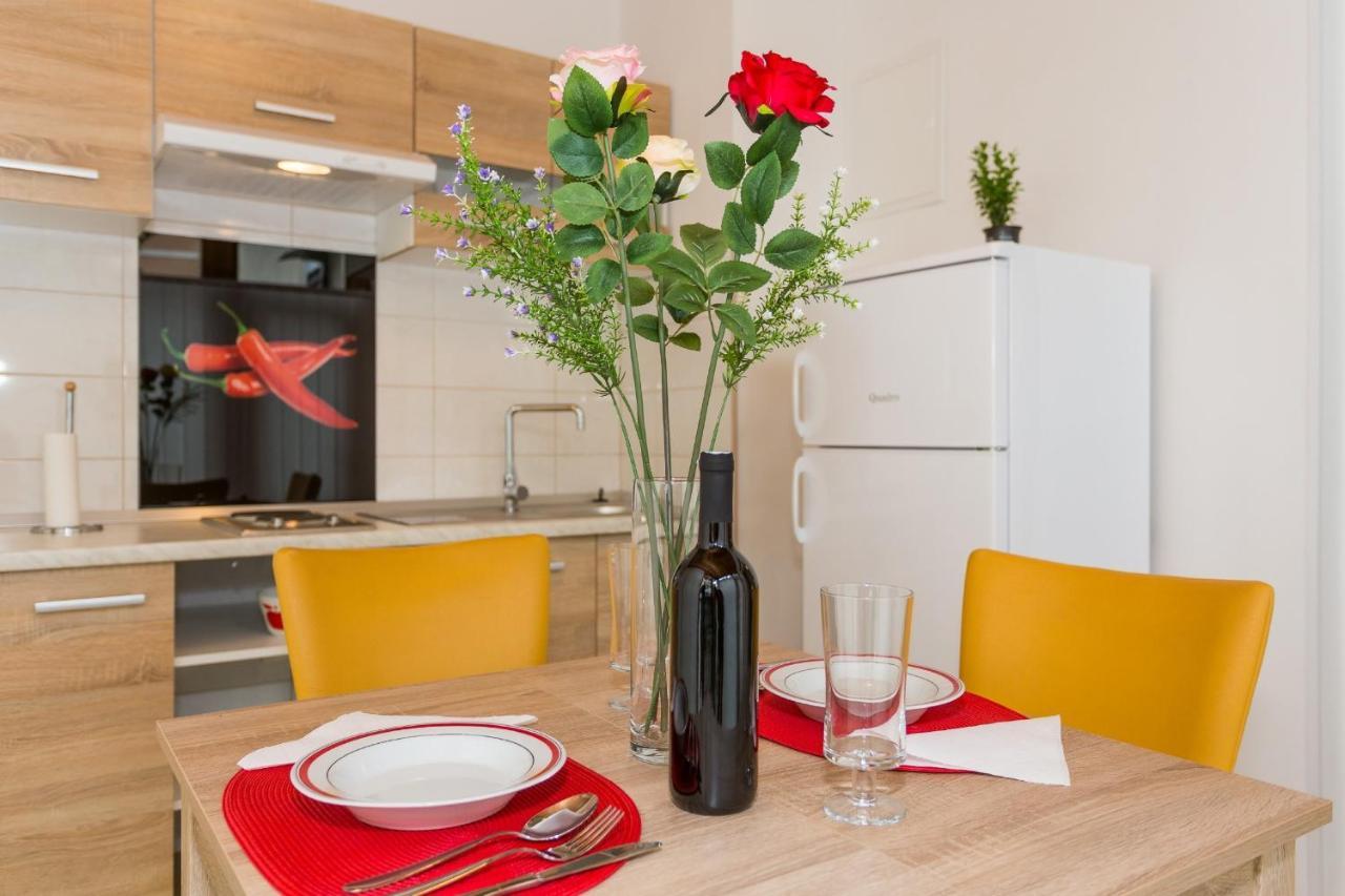 Comfortable Modern Studio With Shaded Patio Split Zewnętrze zdjęcie
