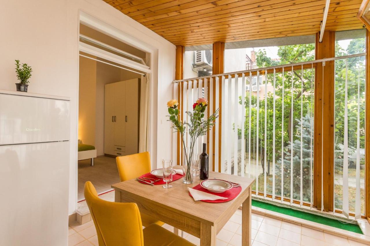Comfortable Modern Studio With Shaded Patio Split Zewnętrze zdjęcie